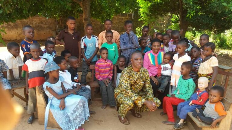Afenmai families and friends gathered in fellowship.